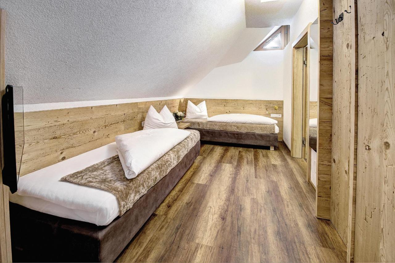 Hotel Ferienglueck อิสชเกิล ภายนอก รูปภาพ